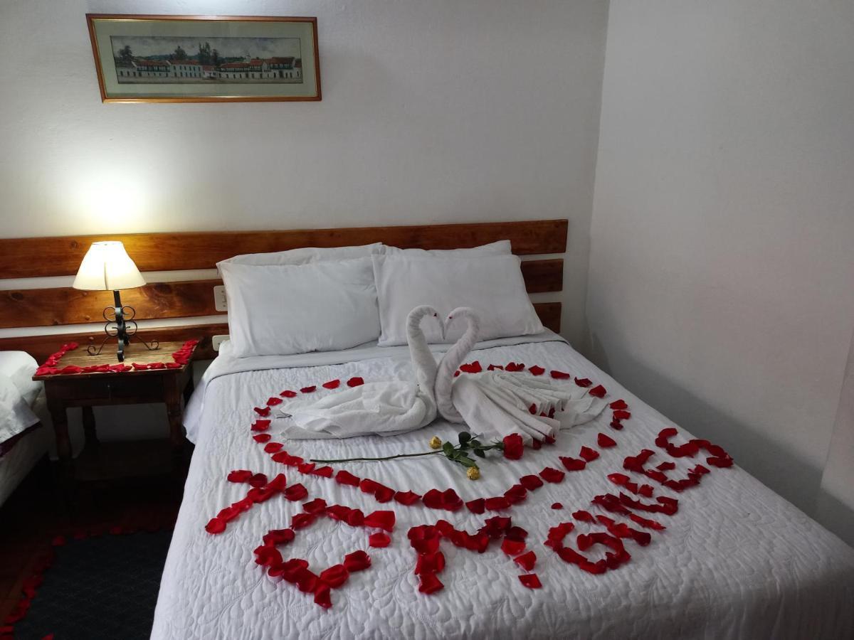 Bed and Breakfast Hospederia La Roca Plaza Principal Boyaca Екстер'єр фото